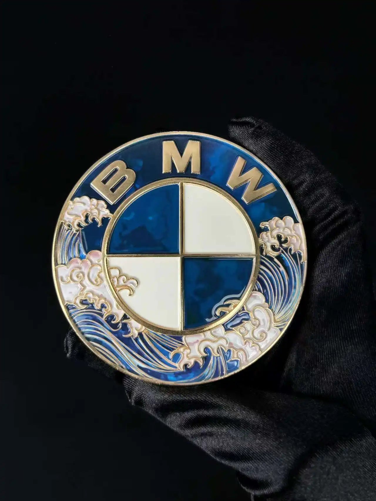 🌊 Logo BMW Serie Ukiyo-e Kanagawa - Emblema artistico premium per auto